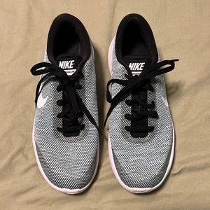 Tiffany blue Nike flex size 7.5